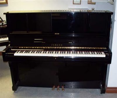 Yamaha UX3 52" Upright Piano